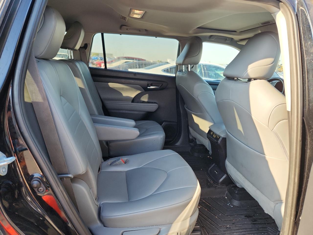 2021 Toyota Highlander Xle VIN: 5TDGZRAH9MS516762 Lot: 69301455