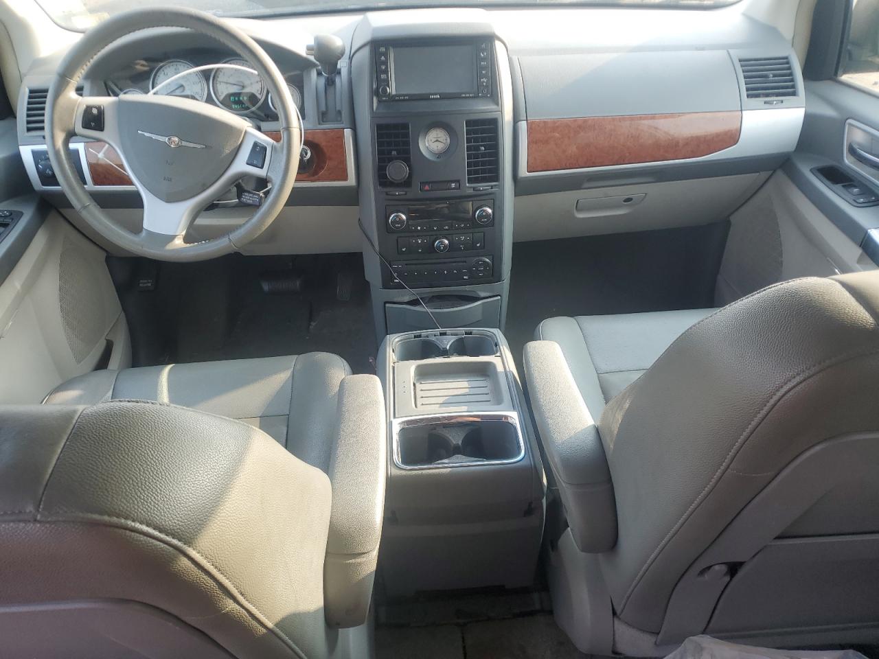 2008 Chrysler Town & Country Touring VIN: 2A8HR54P28R646132 Lot: 67170785