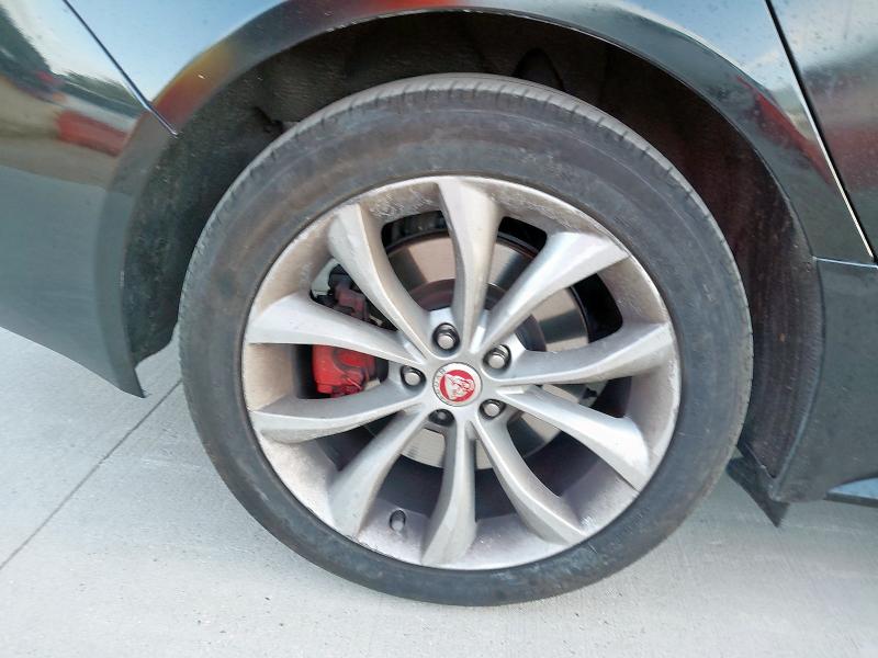 2017 JAGUAR XF R-SPORT D AUTO 