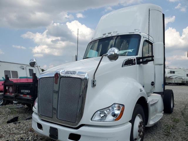 2014 KENWORTH T680 SEMI TRUCK