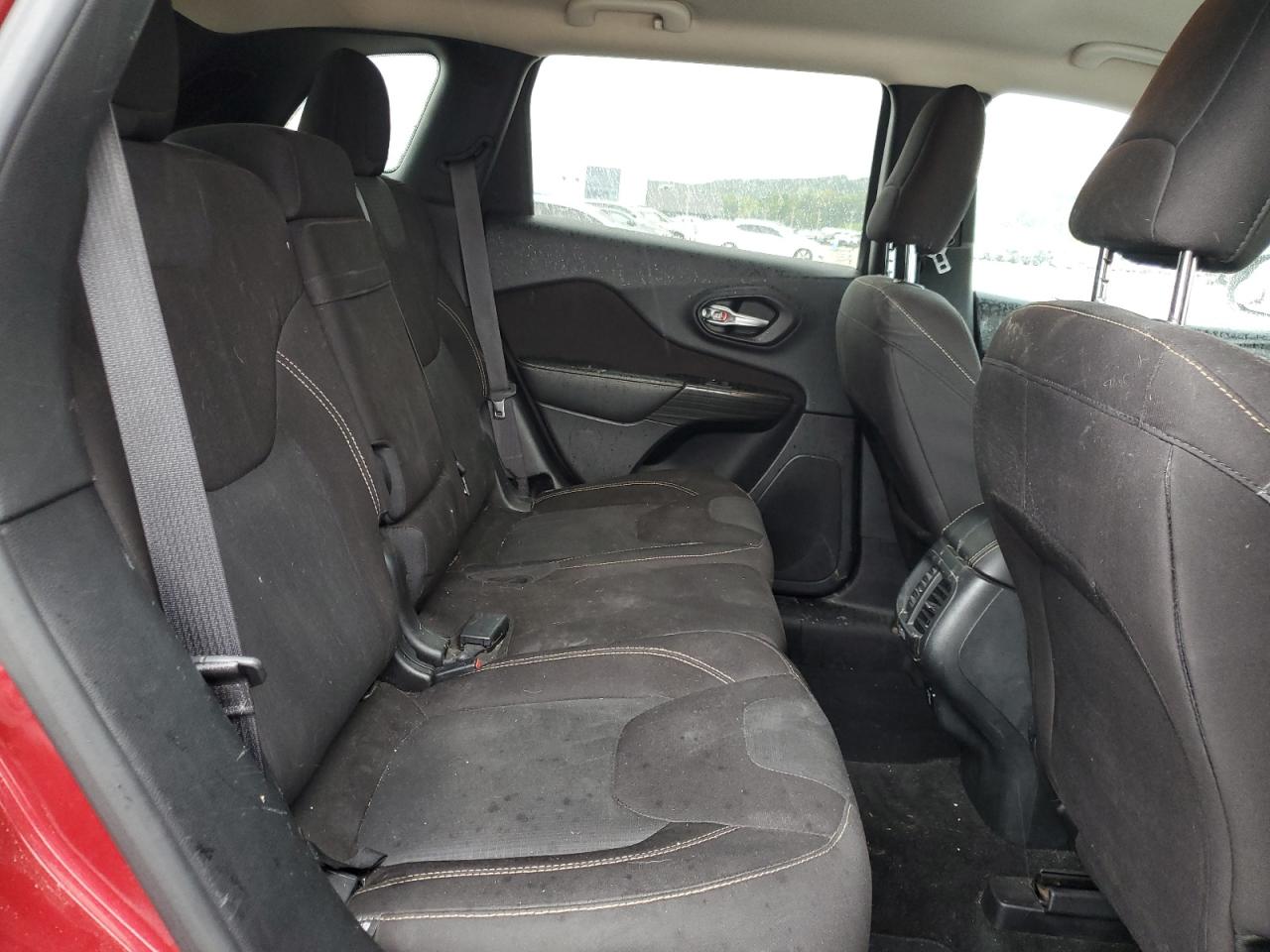 2016 Jeep Cherokee Latitude VIN: 1C4PJMCB4GW130550 Lot: 70331265