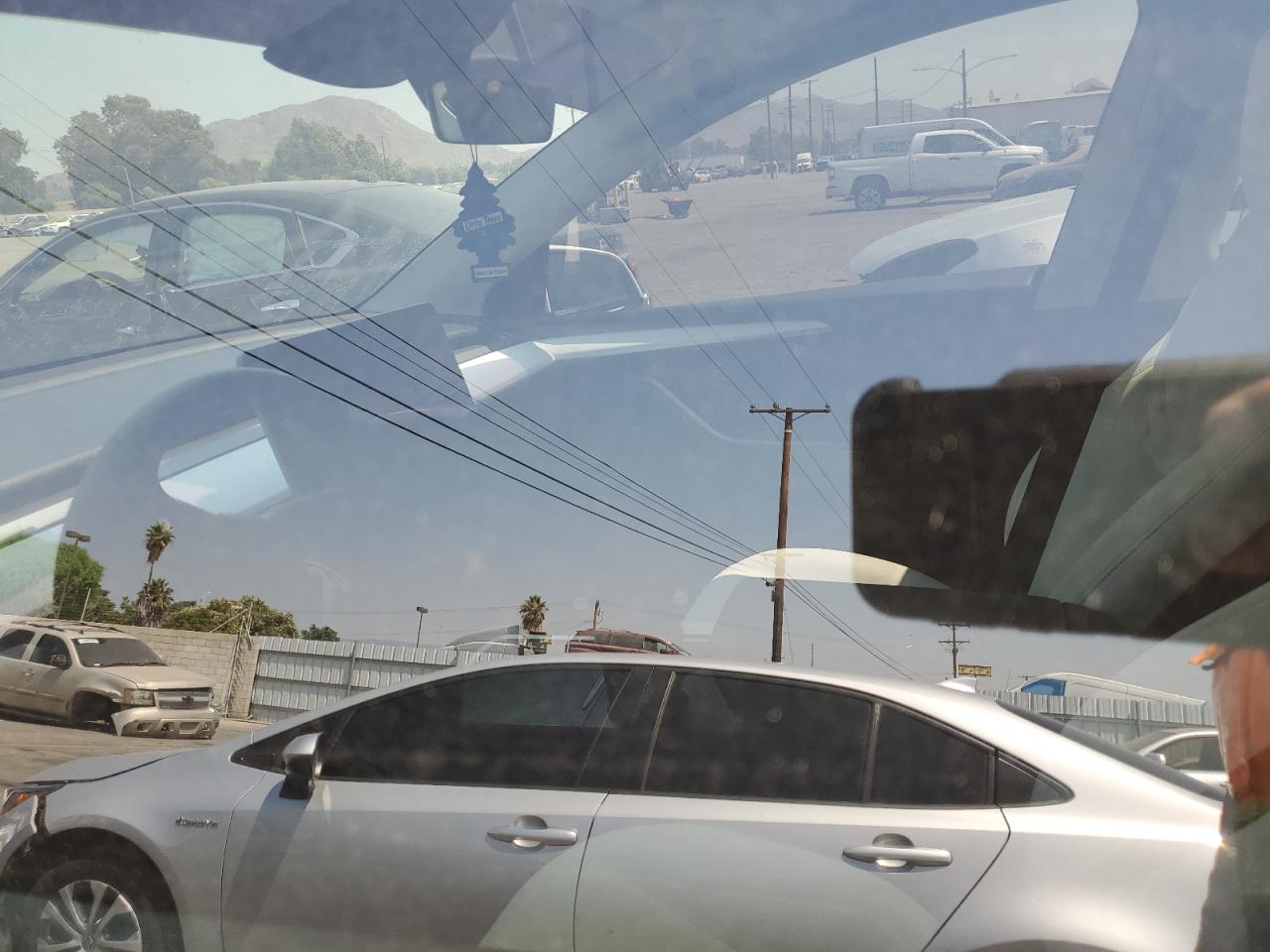 2024 Tesla Model Y VIN: 7SAYGDEF1RF082051 Lot: 68275945