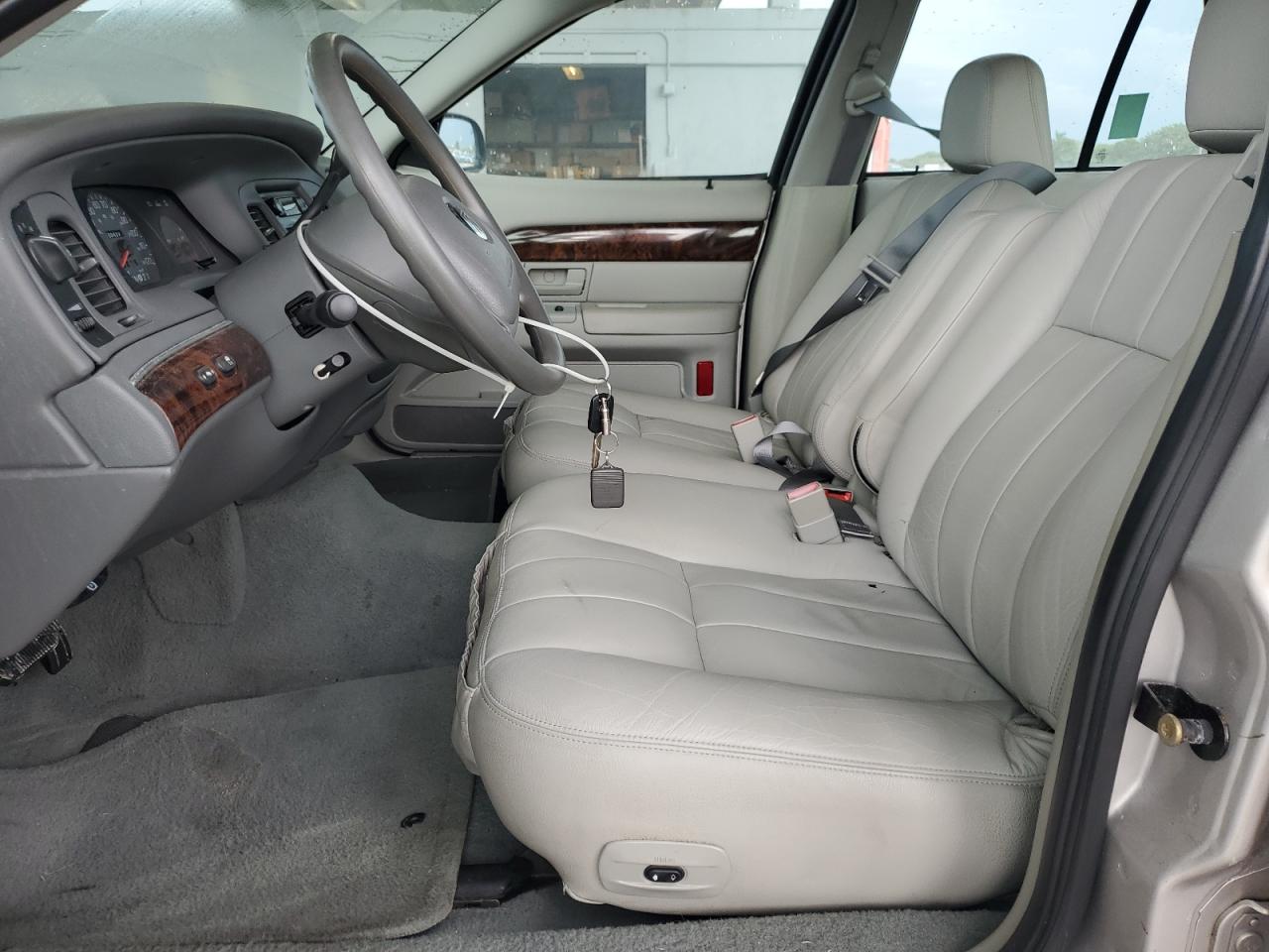 2004 Mercury Grand Marquis Gs VIN: 2MEFM74W14X656977 Lot: 70318105