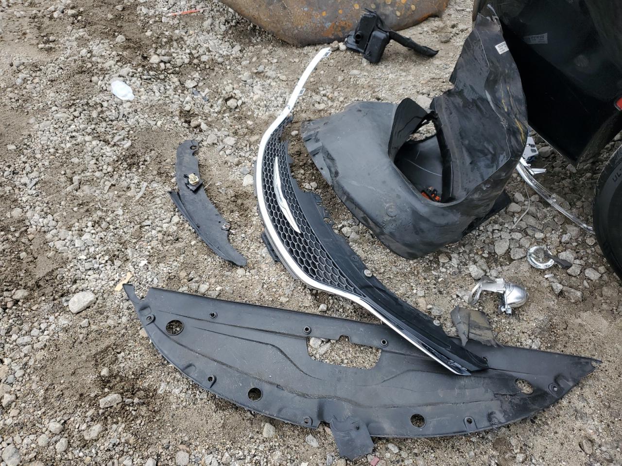 2015 Chrysler 200 Limited VIN: 1C3CCCAB5FN724675 Lot: 69815895