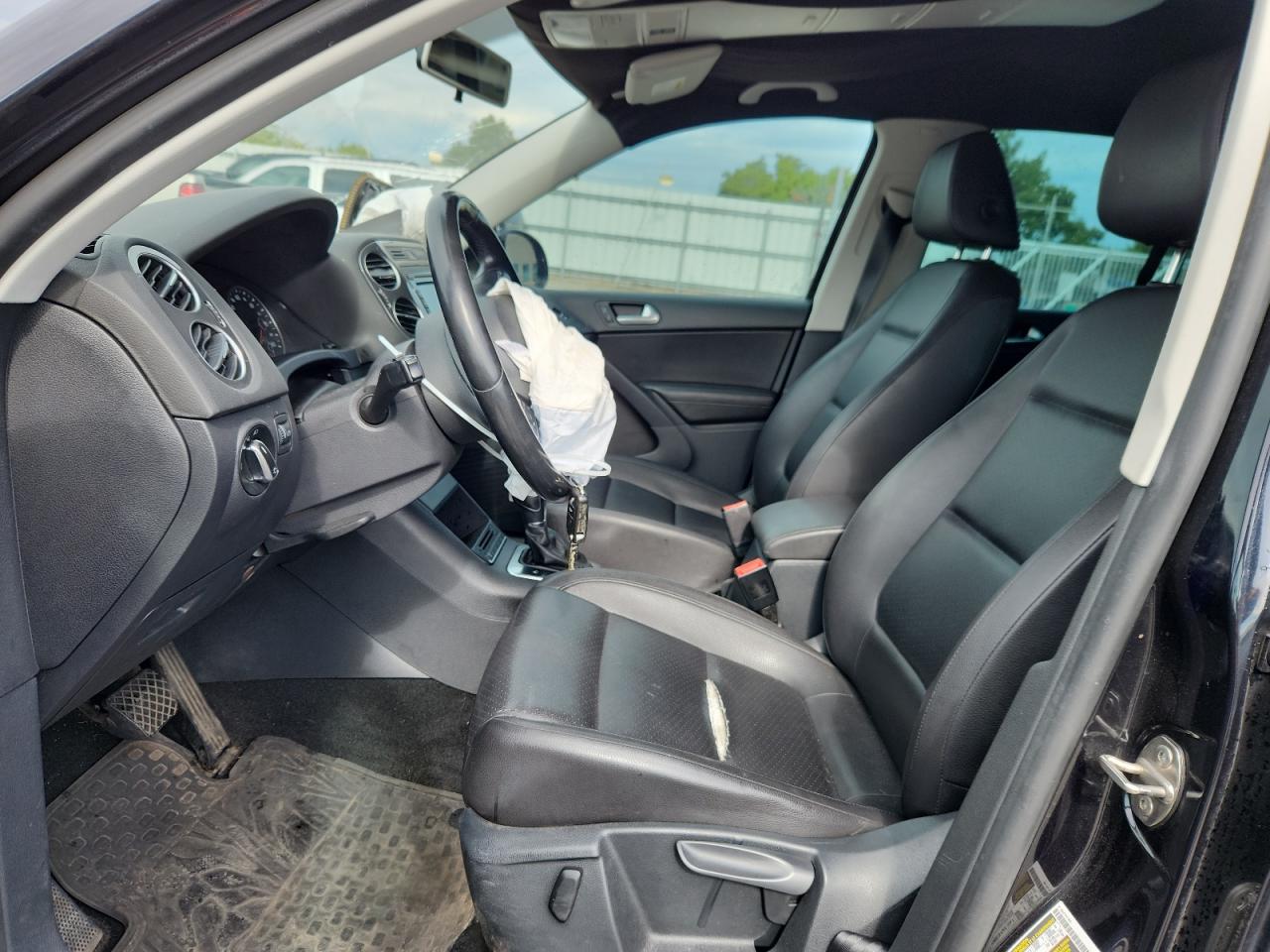 2013 Volkswagen Tiguan S VIN: WVGAV3AX8DW608477 Lot: 70853815