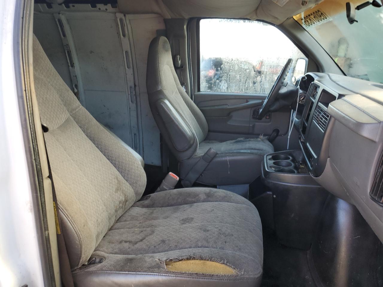 2004 Chevrolet Express G1500 VIN: 1GCEG15X541138226 Lot: 69067835