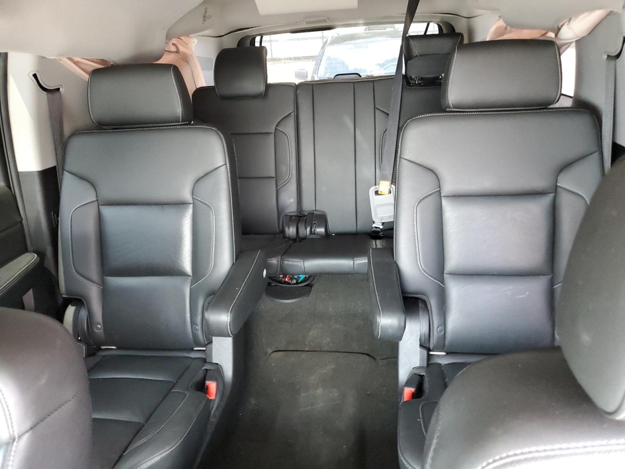 2018 Chevrolet Suburban C1500 Premier VIN: 1GNSCJKC3JR110302 Lot: 69551615