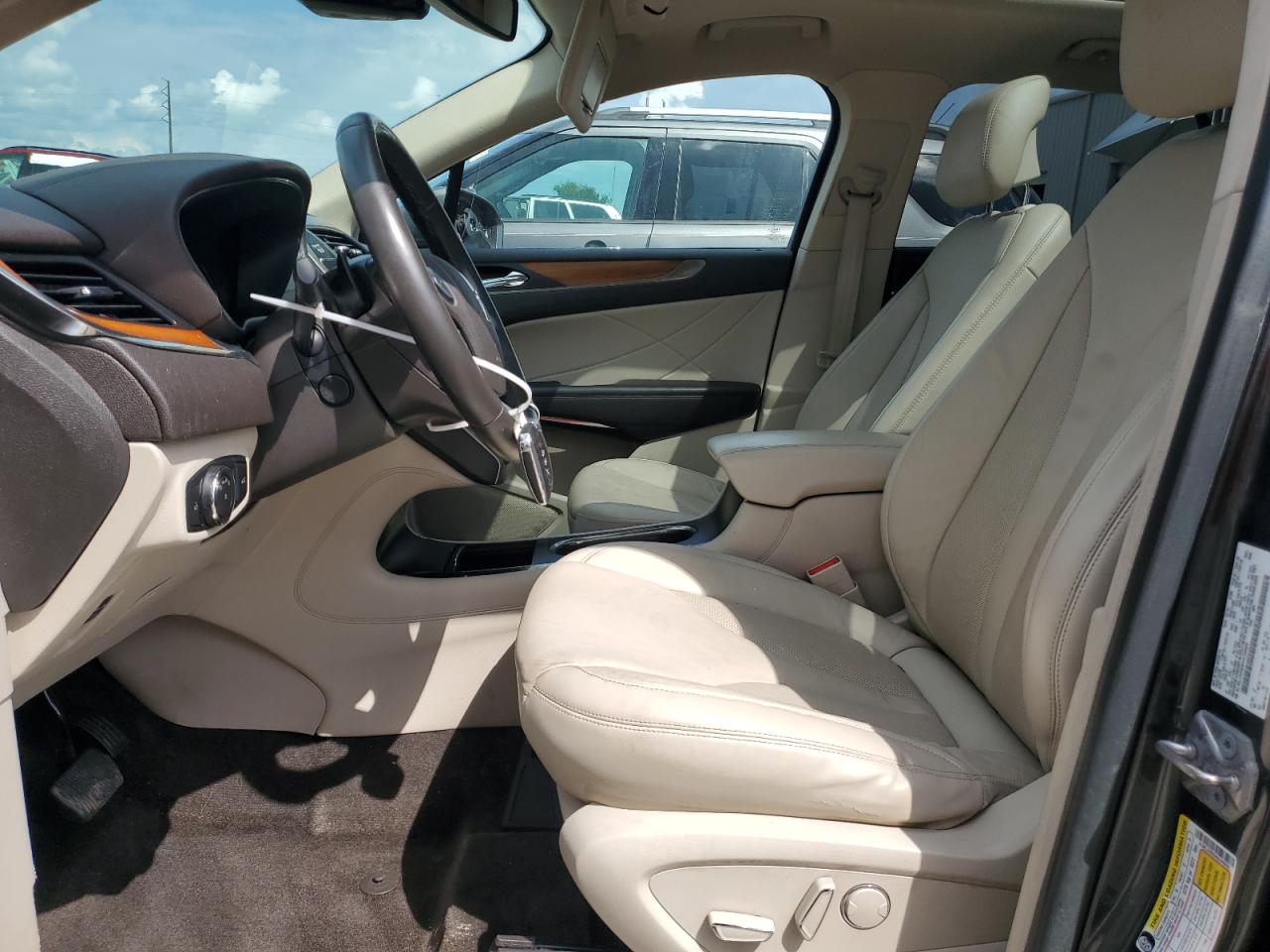 2017 Lincoln Mkc Select VIN: 5LMCJ2D90HUL00665 Lot: 70585265