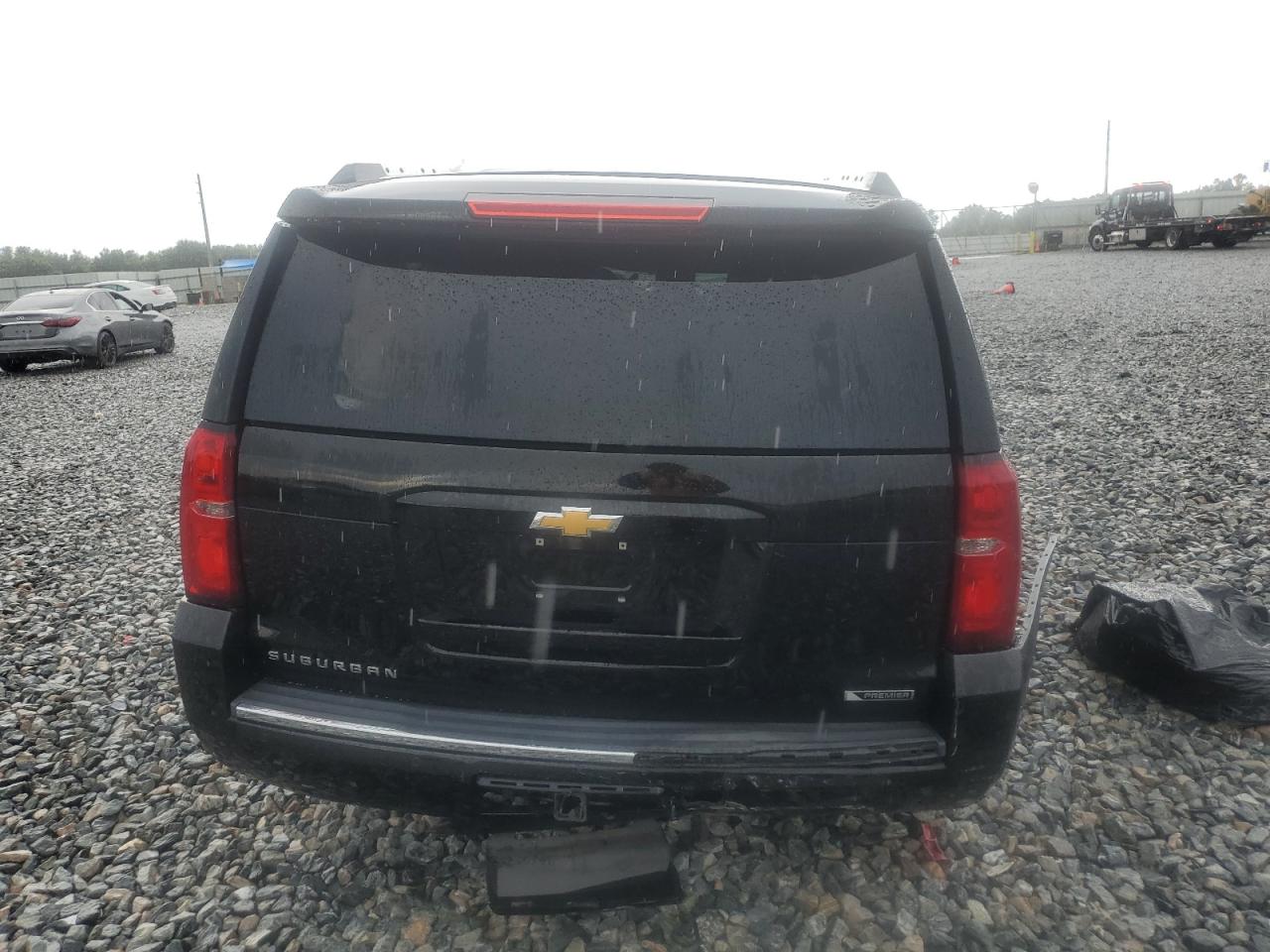 2018 Chevrolet Suburban C1500 Premier VIN: 1GNSCJKC8JR365995 Lot: 68613445
