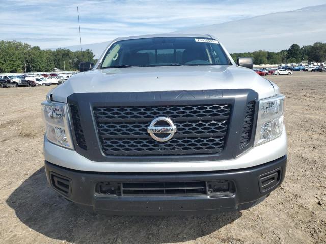  NISSAN TITAN 2018 Серебристый