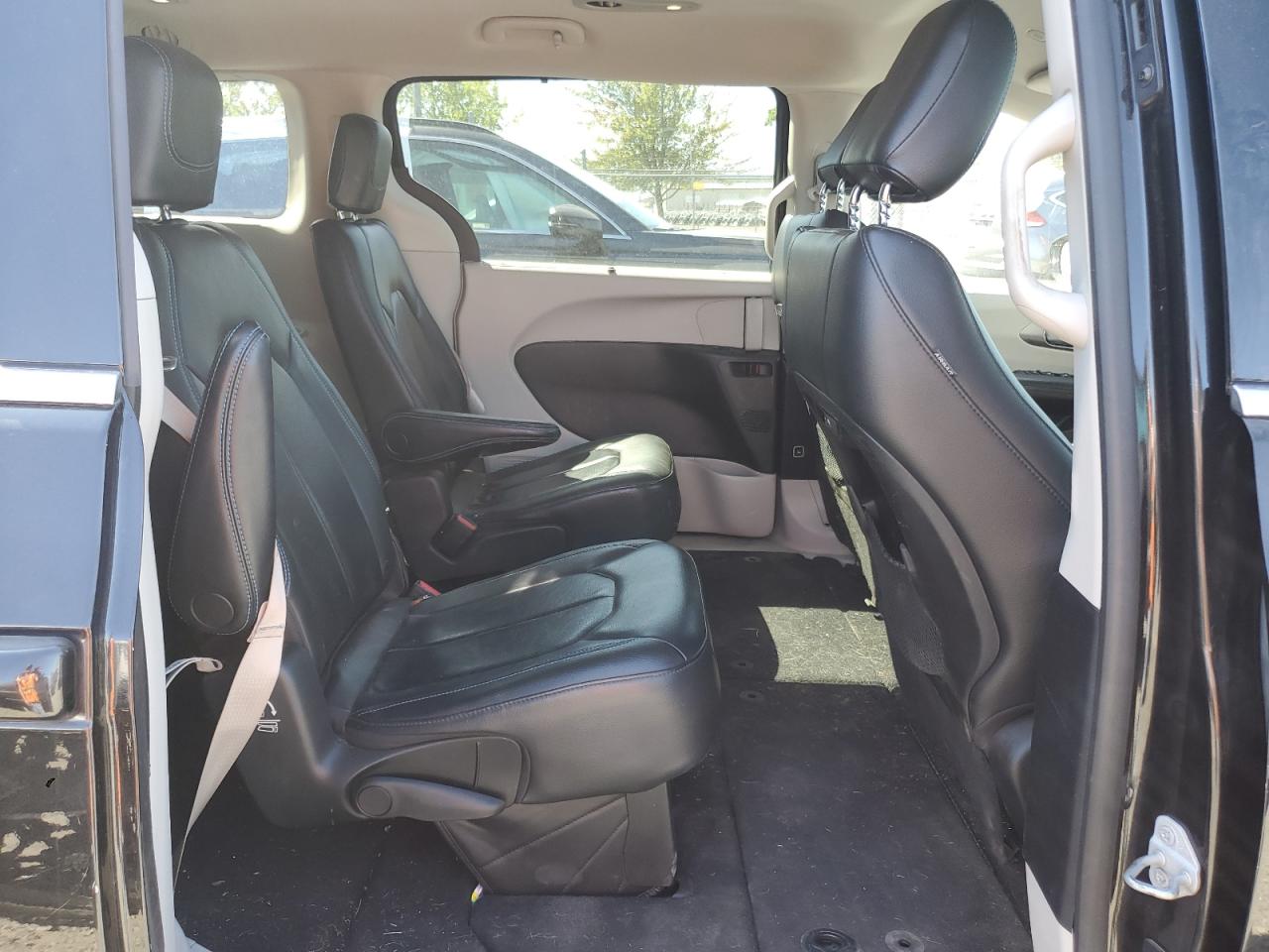 2021 Chrysler Pacifica Touring L VIN: 2C4RC1BG5MR552717 Lot: 69693885