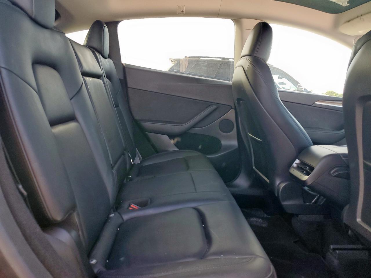 2024 Tesla Model Y VIN: 7SAYGDED7RF009961 Lot: 70561335