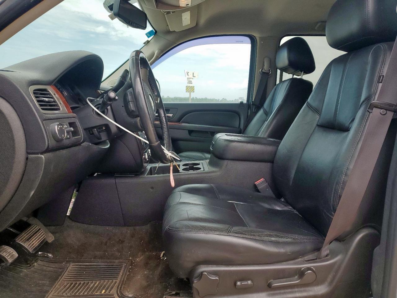 2011 Chevrolet Suburban C1500 Lt VIN: 1GNSCJE02BR390331 Lot: 68416815