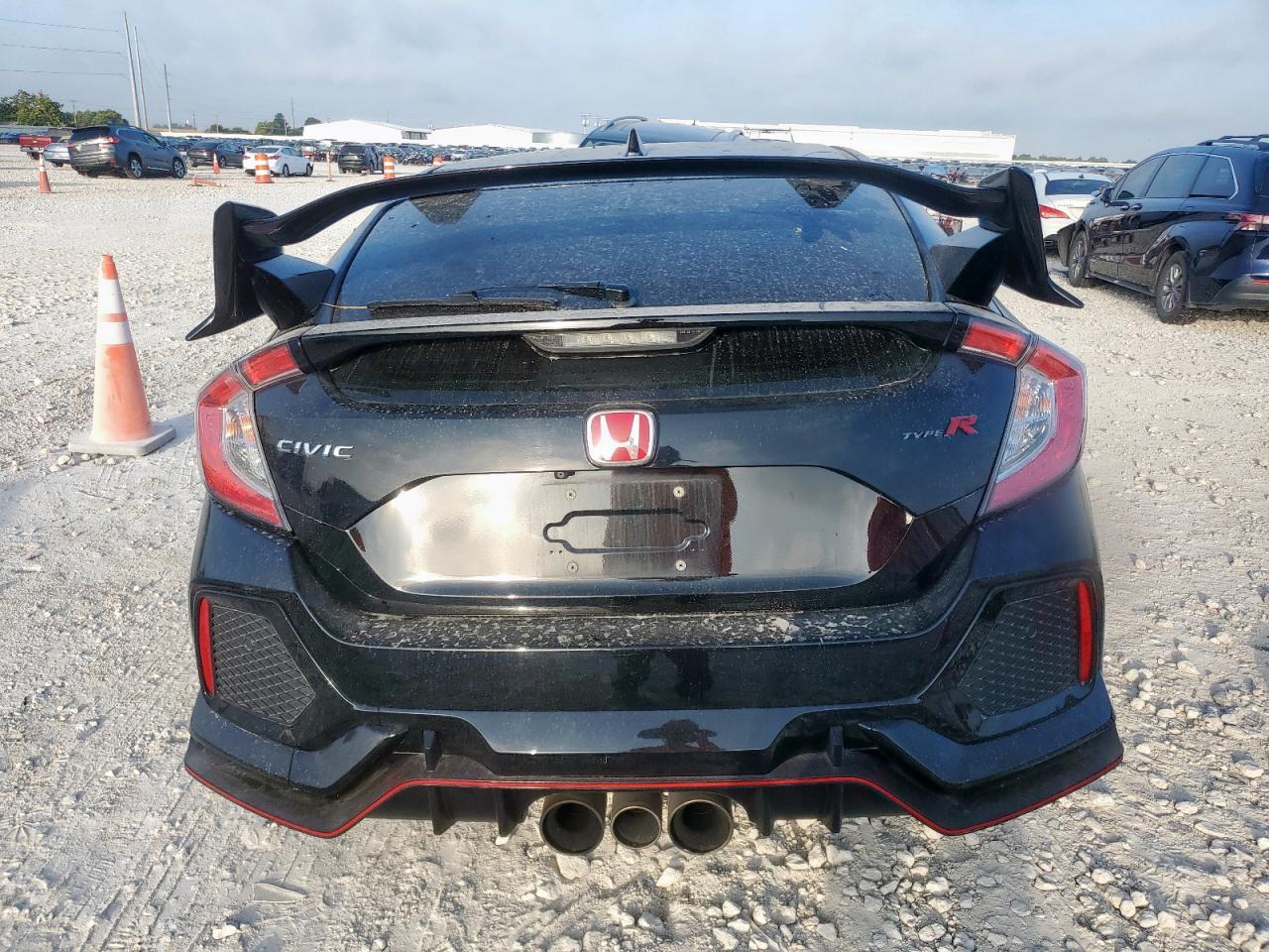 2018 Honda Civic Type-R Touring VIN: SHHFK8G72JU203043 Lot: 70862865