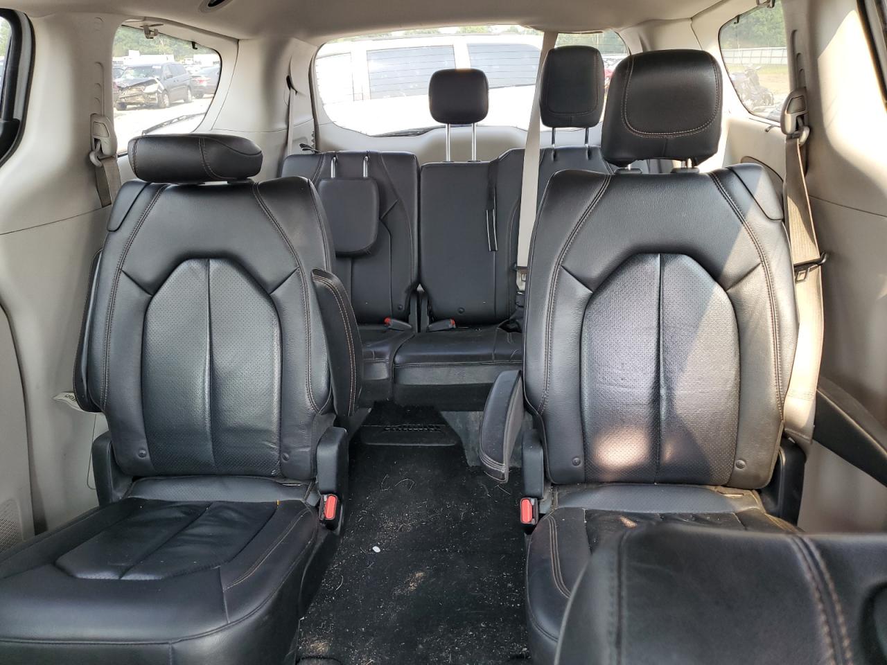 2019 Chrysler Pacifica Touring L VIN: 2C4RC1BG1KR626583 Lot: 66839055