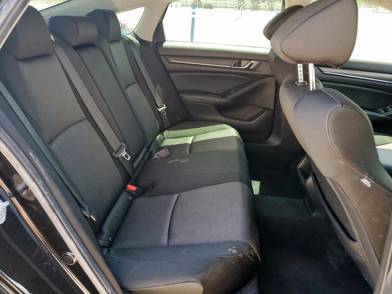 2022 Honda Accord Lx VIN: 1HGCV1F10NA017548 Lot: 69882815