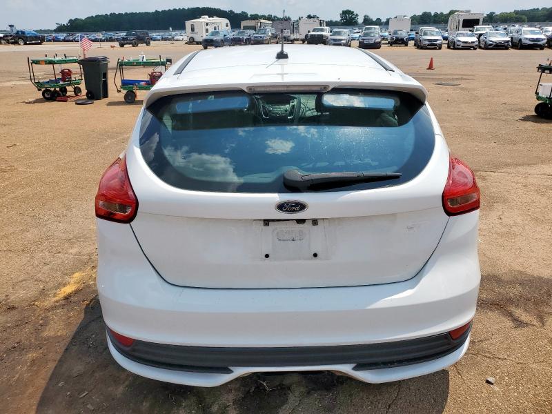  FORD FOCUS 2016 Белы