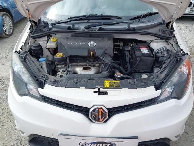 2015 MG MOTOR UK MG3 3STYLE LUX