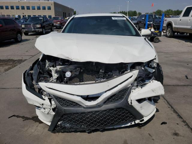  TOYOTA CAMRY 2018 Белы