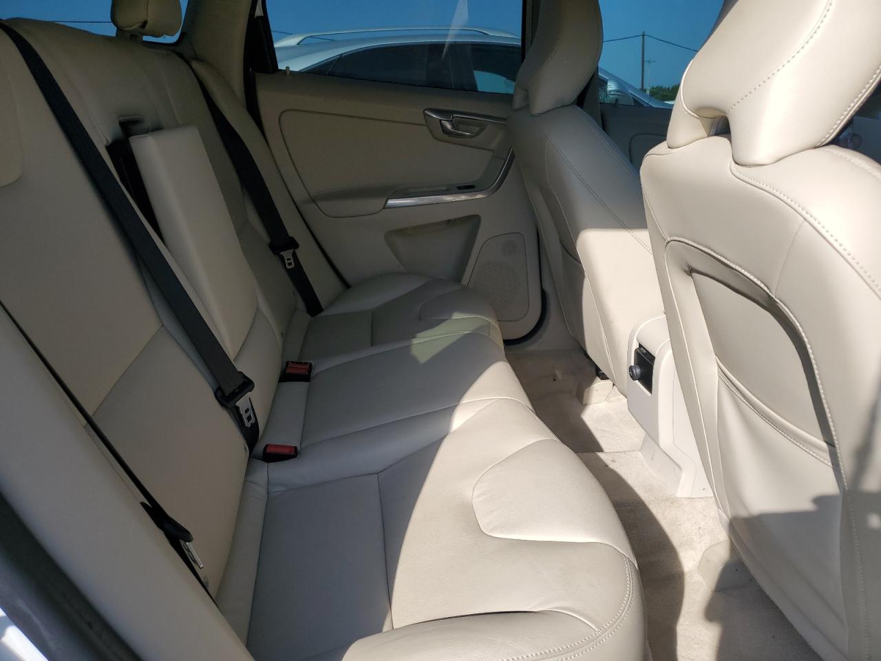 2016 Volvo Xc60 T5 Premier VIN: YV4612RK4G2825011 Lot: 69014295