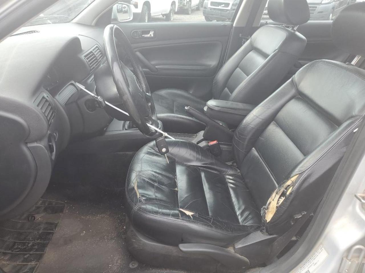 2000 Volkswagen Passat Gls VIN: WVWNA23B9YE120891 Lot: 70514105
