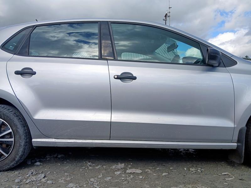 2011 VOLKSWAGEN POLO S