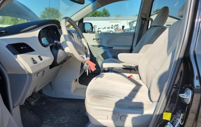 2013 TOYOTA SIENNA LE  