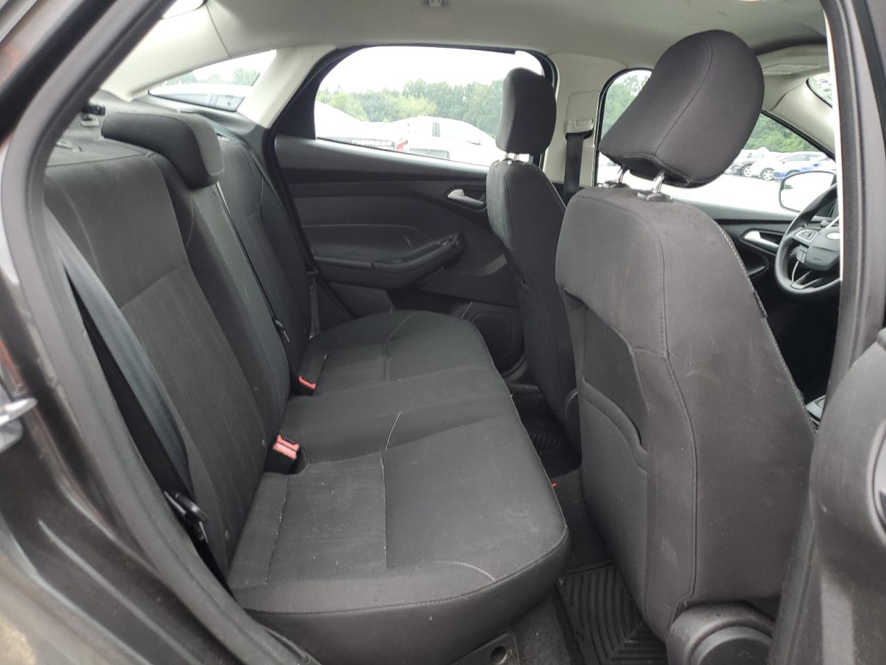 2016 Ford Focus Se VIN: 1FADP3F29GL327907 Lot: 68270735