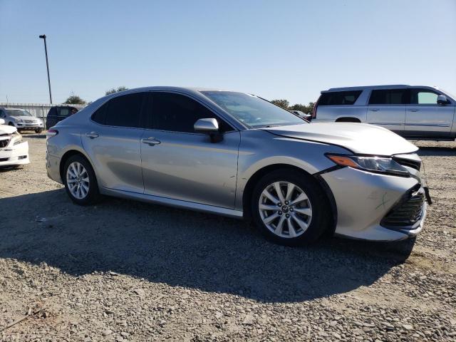  TOYOTA CAMRY 2018 Серебристый