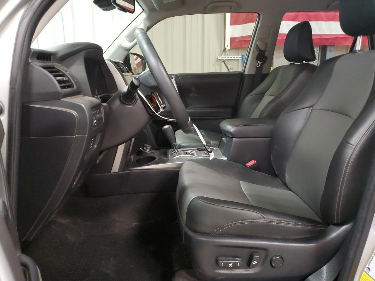 2020 Toyota 4Runner Sr5/Sr5 Premium VIN: JTEBU5JR9L5814271 Lot: 66524215