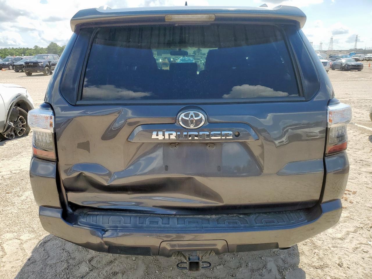 2015 Toyota 4Runner Sr5 VIN: JTEZU5JR1F5095312 Lot: 68724345