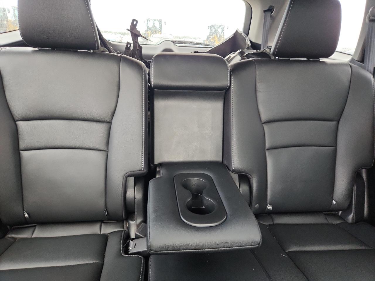 2021 Honda Pilot Se VIN: 5FNYF5H26MB038084 Lot: 70161175