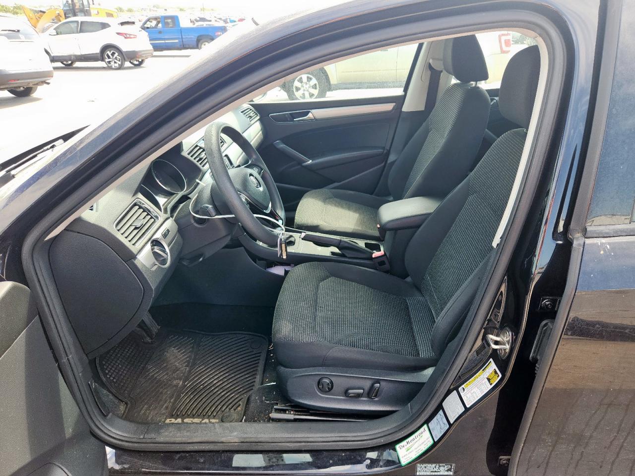 2018 Volkswagen Passat S VIN: 1VWAA7A30JC012147 Lot: 70036285