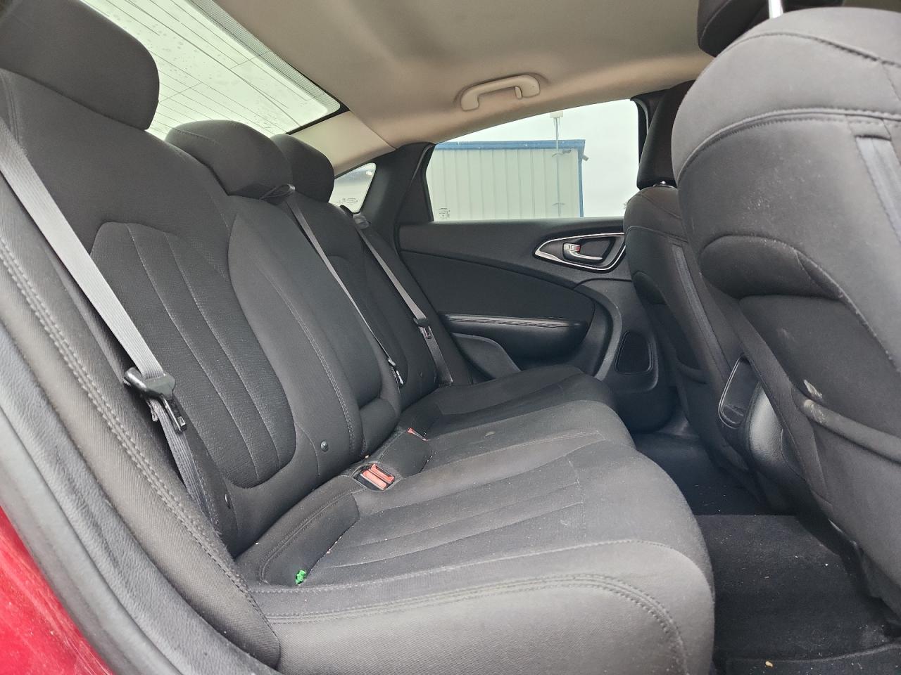 2015 Chrysler 200 Limited VIN: 1C3CCCAB2FN680845 Lot: 68716535