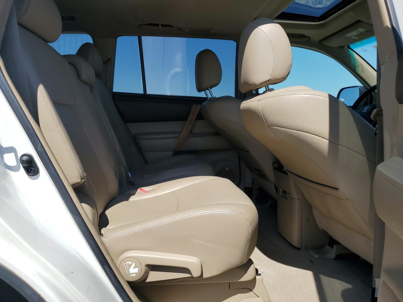 2008 Toyota Highlander Hybrid Limited VIN: JTEEW44A982009256 Lot: 68325545