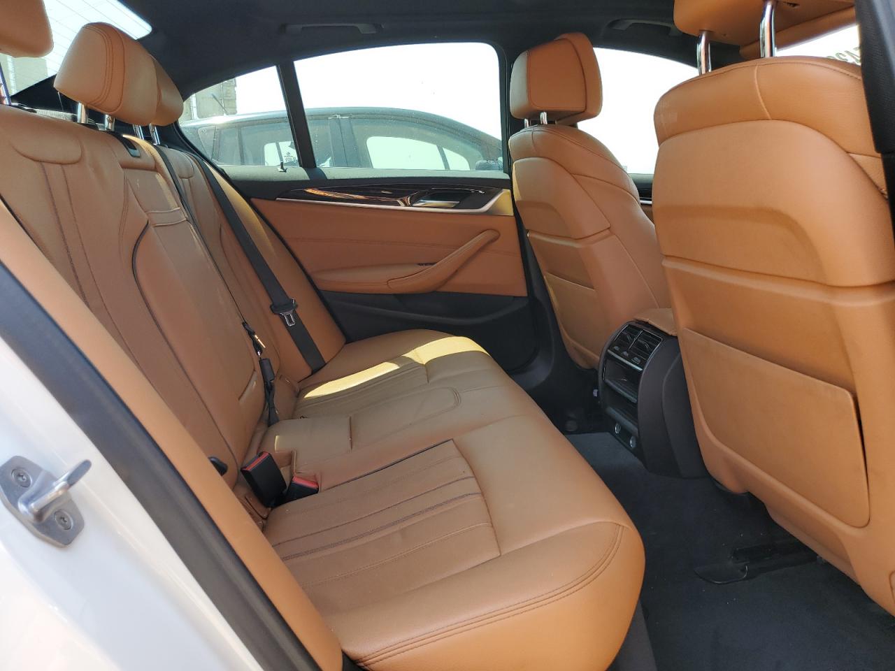 Фото: WBAJA9C59KB254078