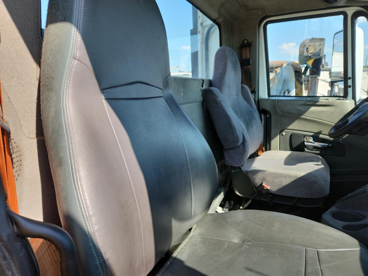 2014 International Prostar Semi Truck VIN: 1HSDGAPN2EH028757 Lot: 68003265