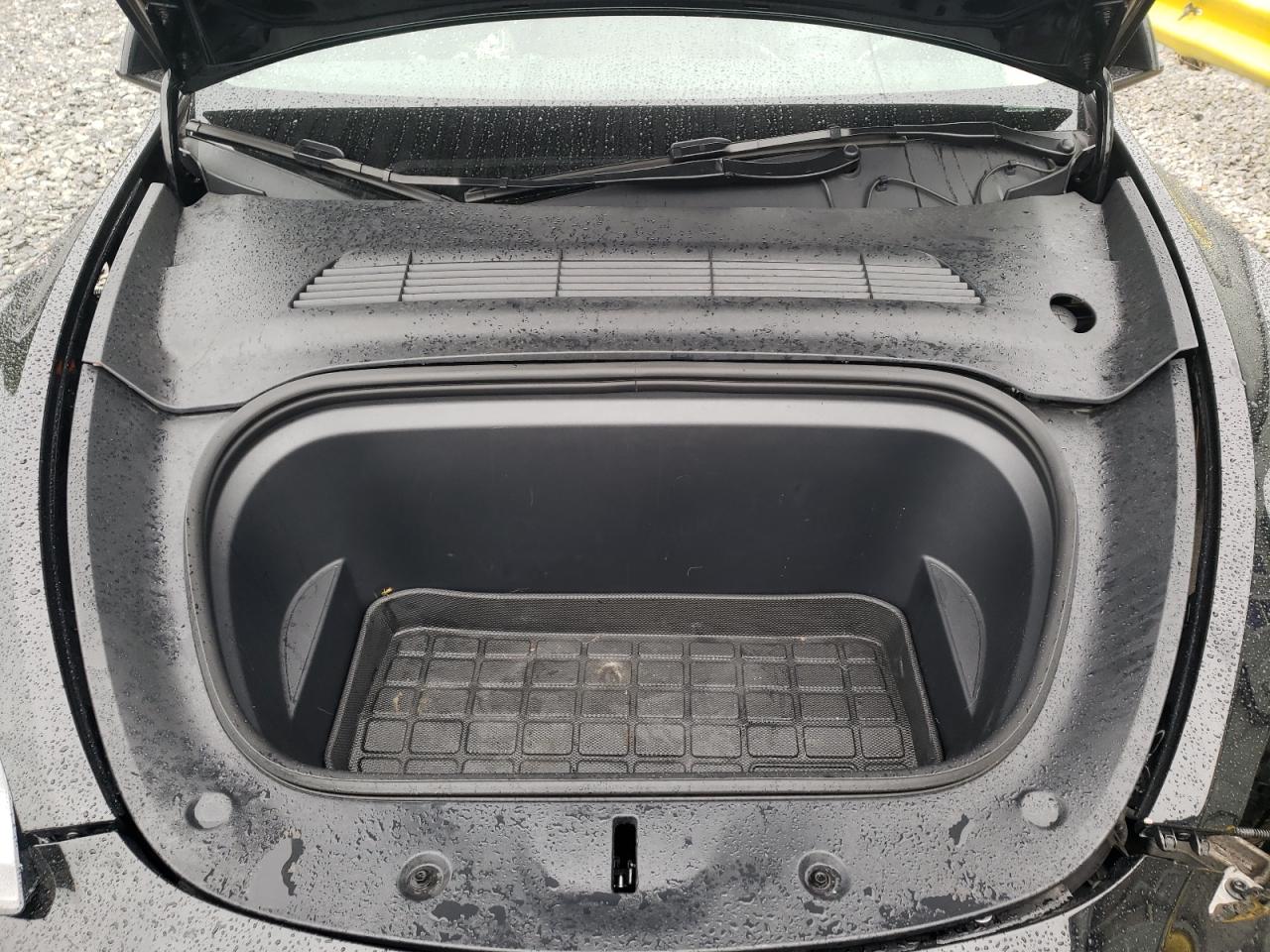 2025 Tesla Model Y VIN: 7SAYGAEE9SF233987 Lot: 69550485