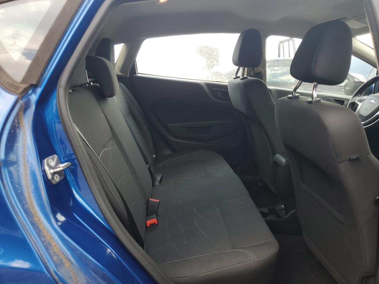 3FADP4EJ3JM121373 2018 Ford Fiesta Se