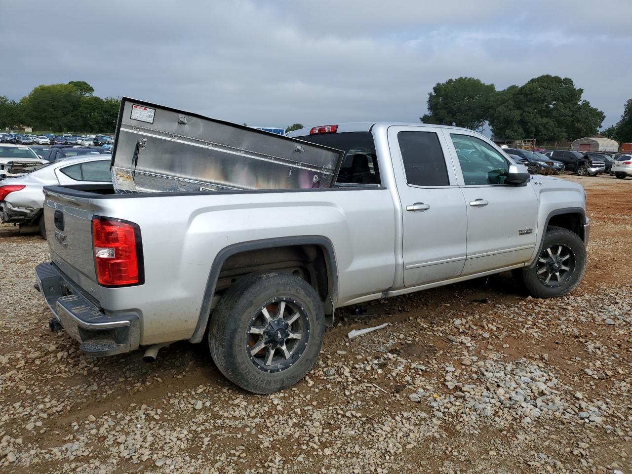 2019 GMC Sierra Limited K1500 Sle silver null gas 2GTV2MEC9K1199079 photo #4