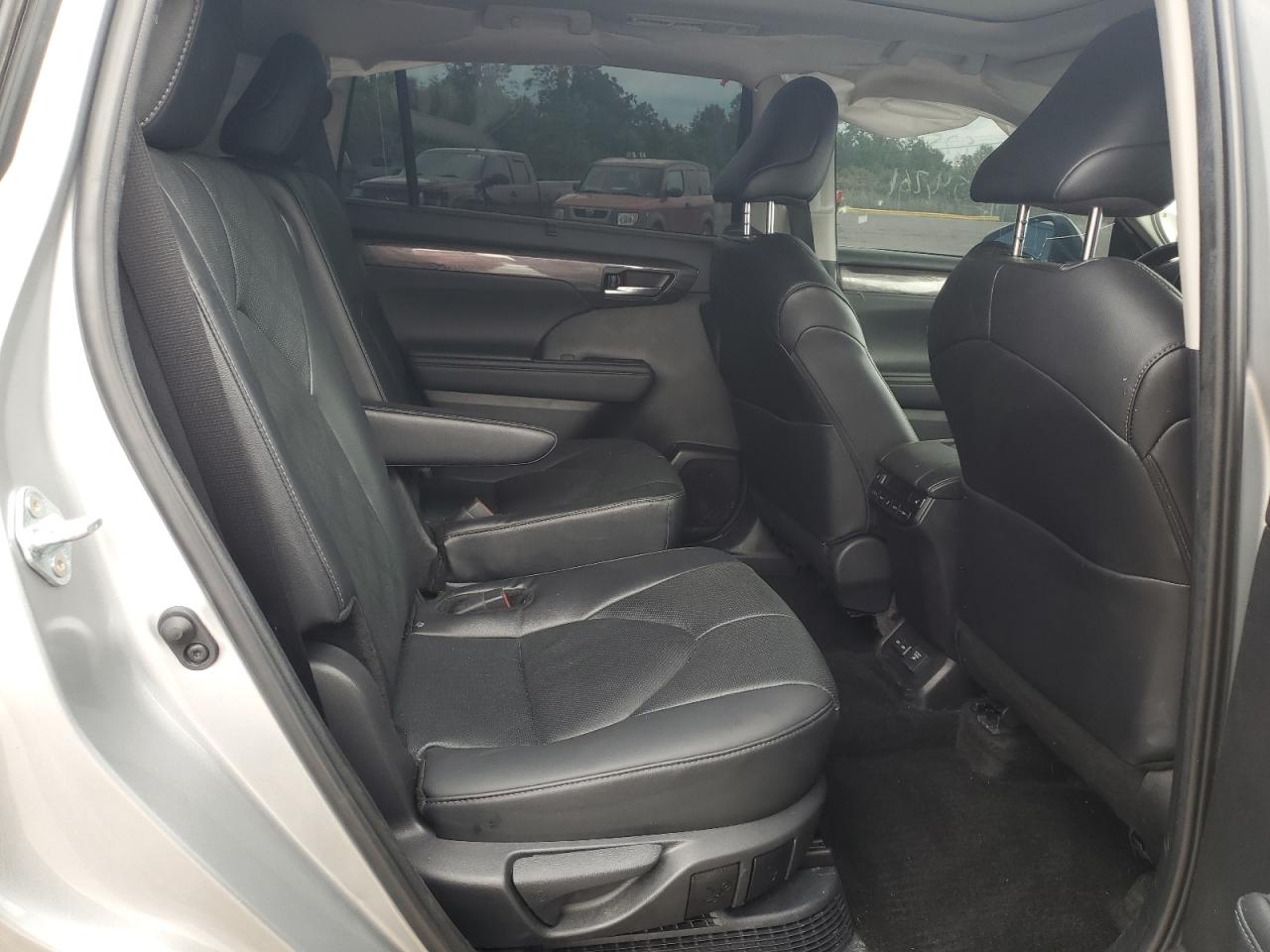 2024 Toyota Highlander Hybrid Limited VIN: 5TDEBRCHXRS644640 Lot: 70883905