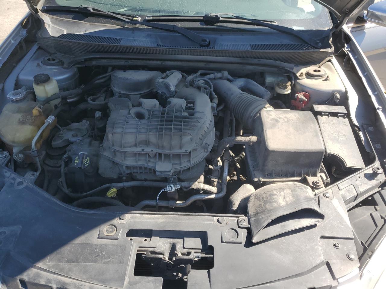 2014 Chrysler 200 Limited VIN: 1C3CCBCGXEN135607 Lot: 70130735