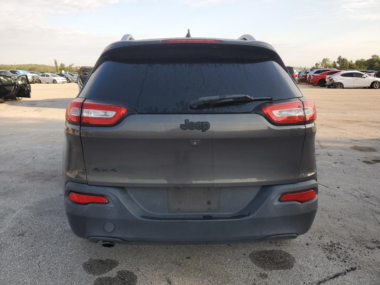 2015 Jeep Cherokee Latitude VIN: 1C4PJMCB5FW614807 Lot: 70400555