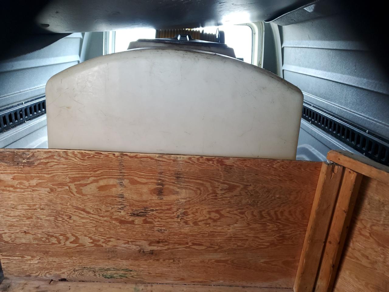 2004 Ford Econoline E250 Van VIN: 1FTNE24W14HB06255 Lot: 69357115