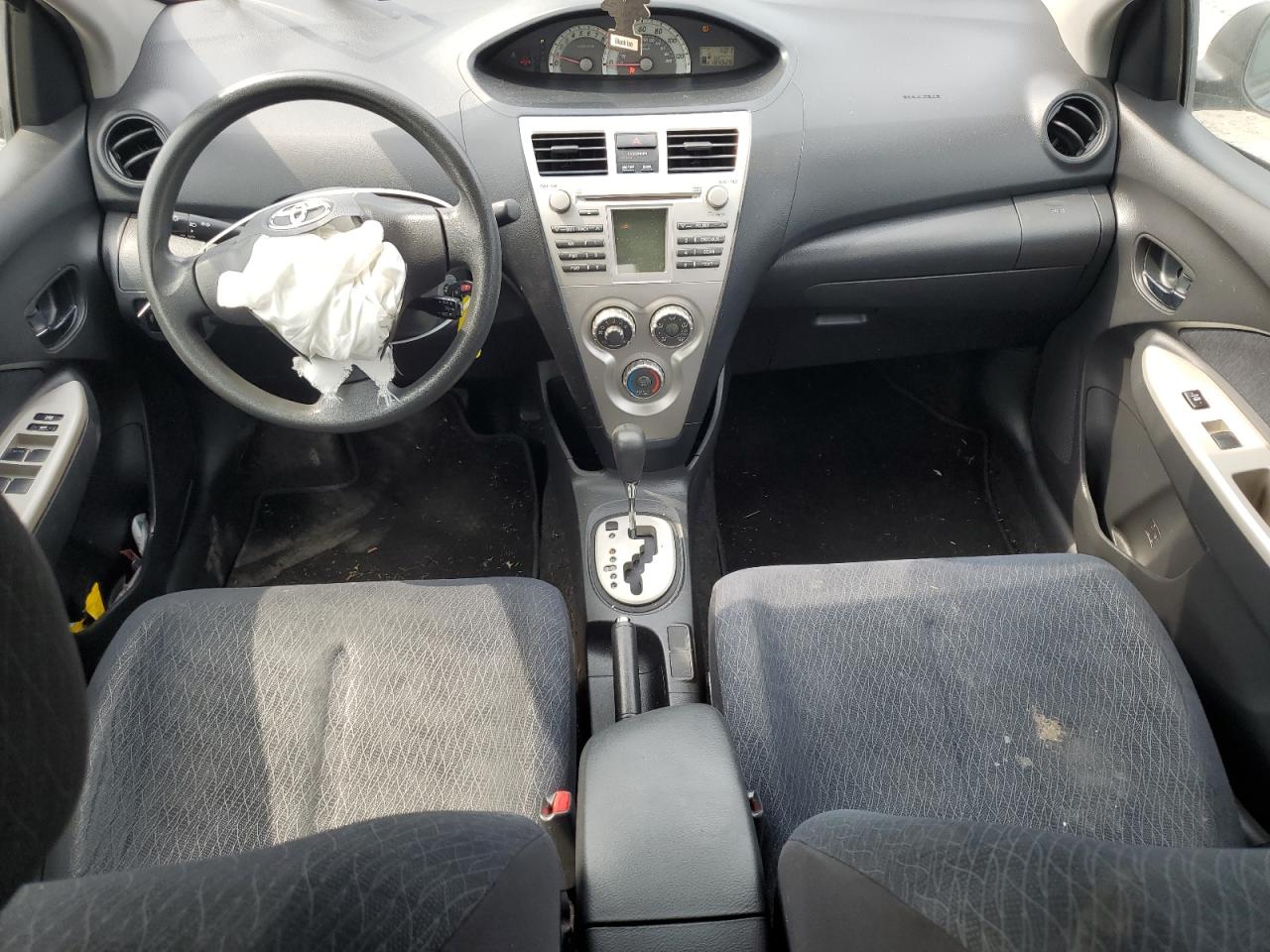 2008 Toyota Yaris VIN: JTDBT903481277917 Lot: 70223855