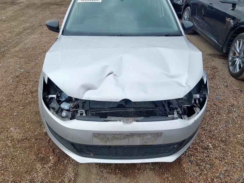 2010 VOLKSWAGEN POLO S