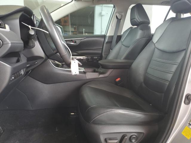  TOYOTA RAV4 2021 Серебристый