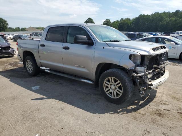  TOYOTA TUNDRA 2017 Серебристый