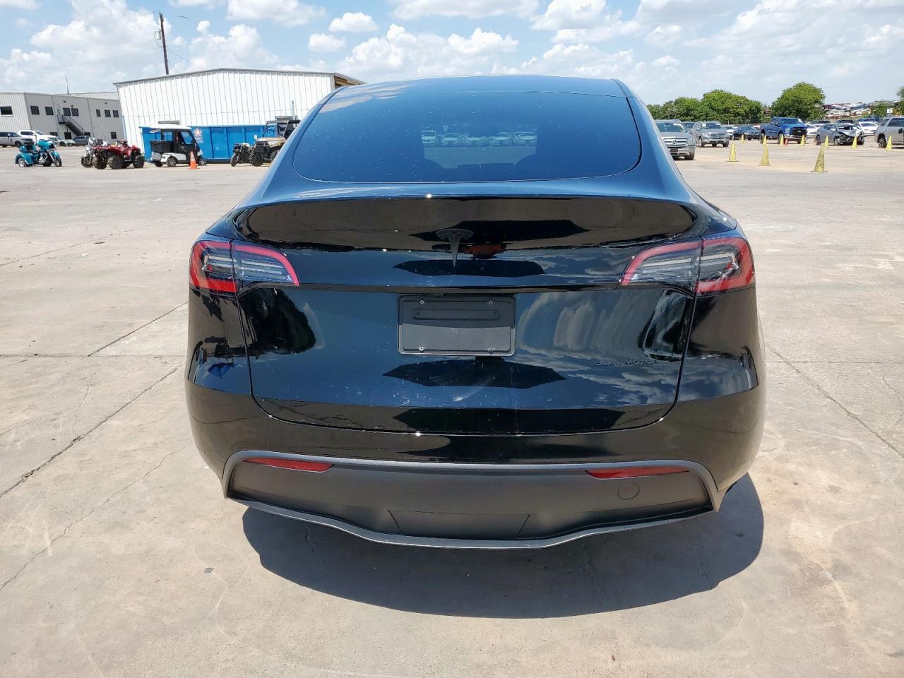 2024 Tesla Model Y VIN: 7SAYGAEE0RF159224 Lot: 68552555