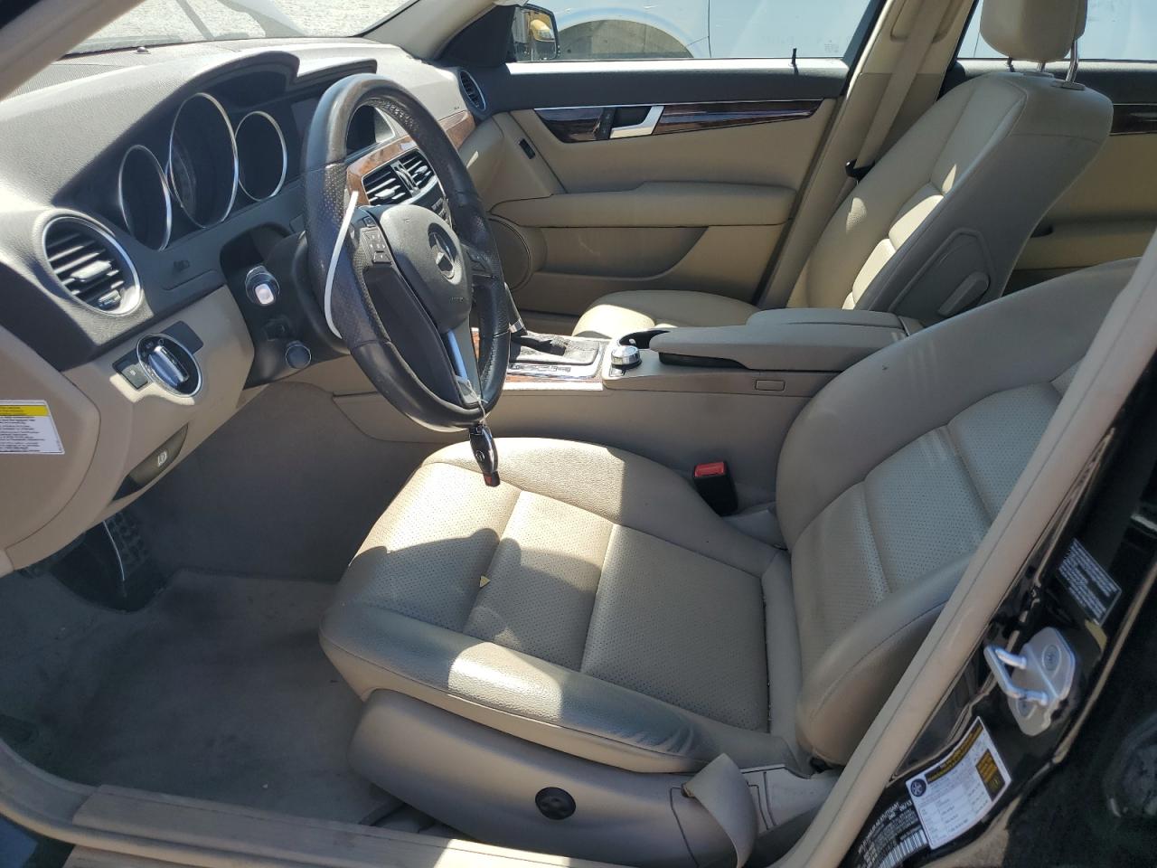 2014 Mercedes-Benz C 250 VIN: WDDGF4HB6EG221875 Lot: 70471885